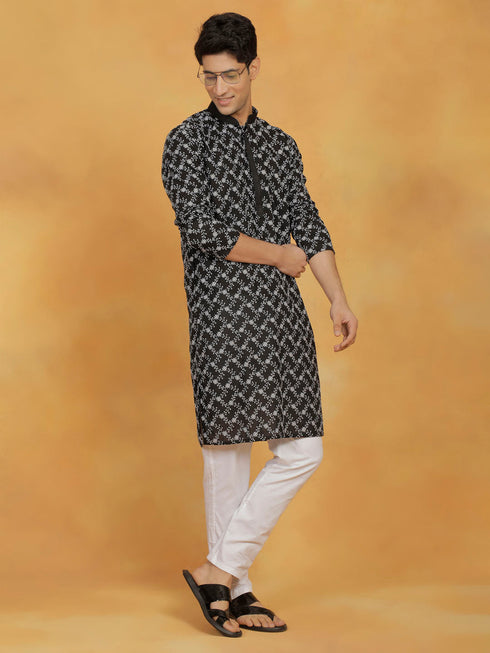 Vastramay Men's Black And White Cotton Kurta And Pyjama Set